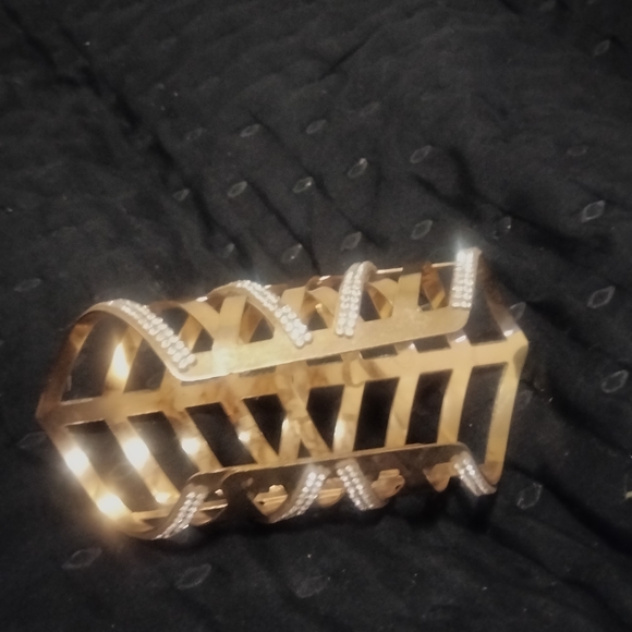 Wrist bracelet/bangle, gold and cubic zirconia design - Picture 3 of 7